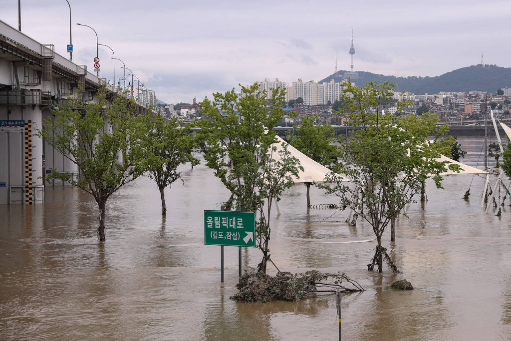 Inundações e deslizamentos de terra na Coreia do Sul matam ao menos 26&nbsp;(atividade)